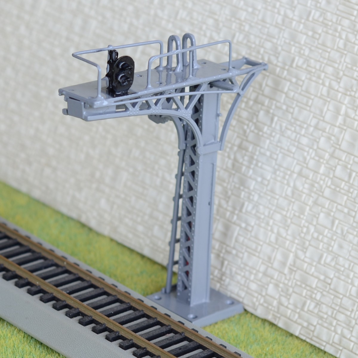 1 x HO / OO gray Cantilever Signal Bridge LEDs 2 aspects single Track right side 